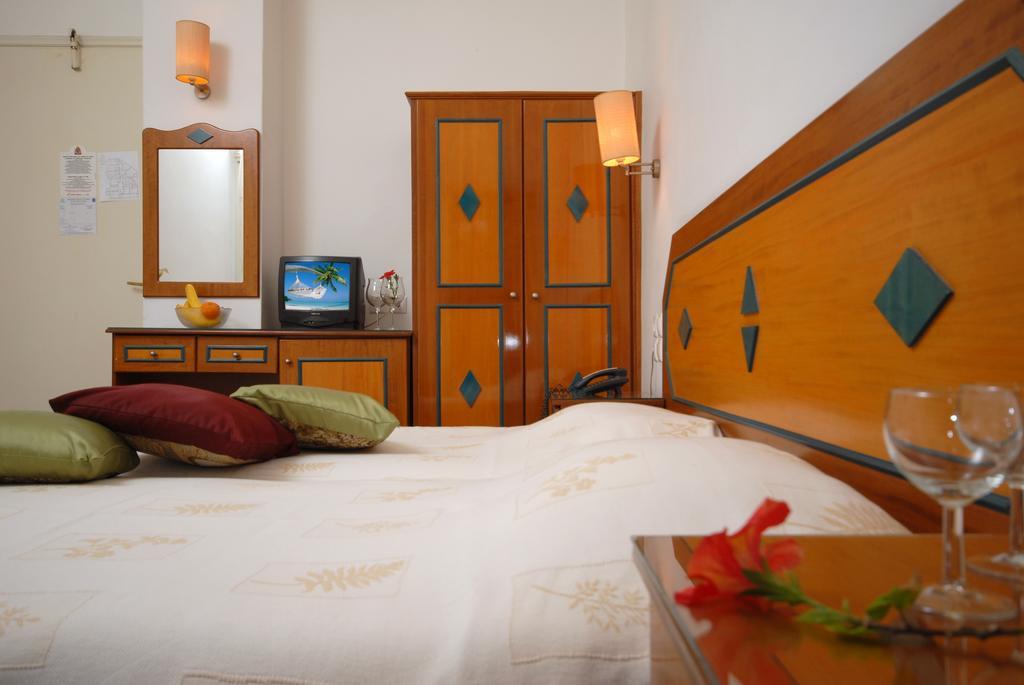 Barbouni Hotel & Studios Naxos City Rum bild